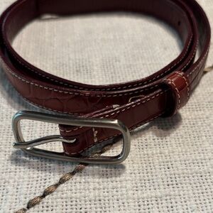 GAP Women’s Brown Thin Leather Belt
